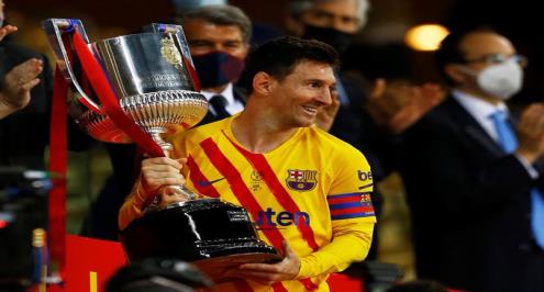 بالفيديو.. احتفال برشلونة بكأس الملك.. وعناق خاص بين لابورتا وميسي